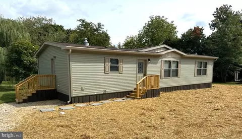 21 S Brick Ln, Elverson, PA 19520