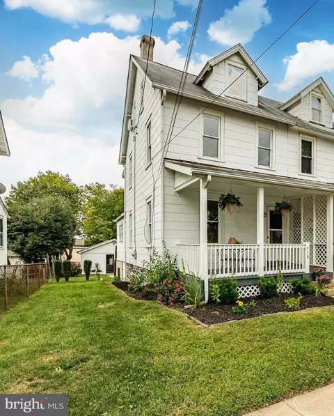418 Center St, Kennett Square, PA 19348