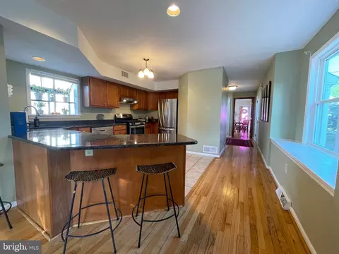 Entry Way - 473 Quigley Ave, Wayne, PA 19087 photo 1 of 14