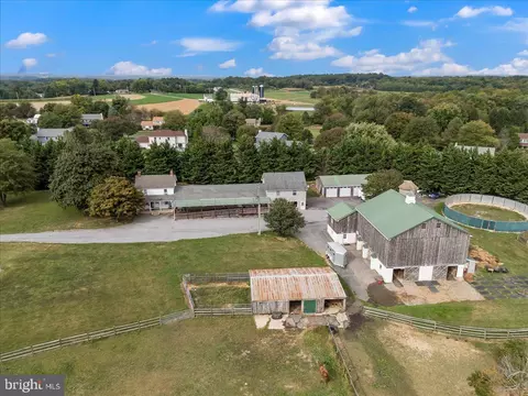 612 Jennersville Rd, Cochranville, PA 19330