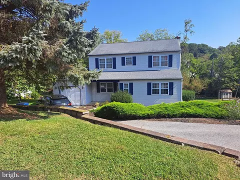 53 Lamberts Ln, Coatesville, PA 19320