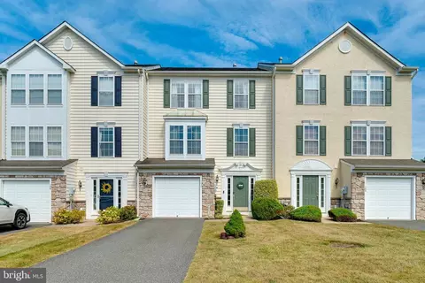 130 N Savanna Dr, Pottstown, PA 19465