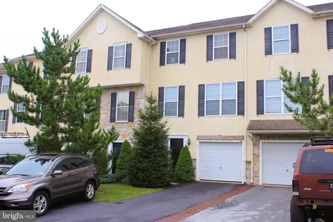 58 Lukens Mill Dr, Coatesville, PA 19320