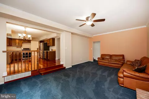 Living - 604 Brainerd Pl, Exton, PA 19341 photo 6 of 7