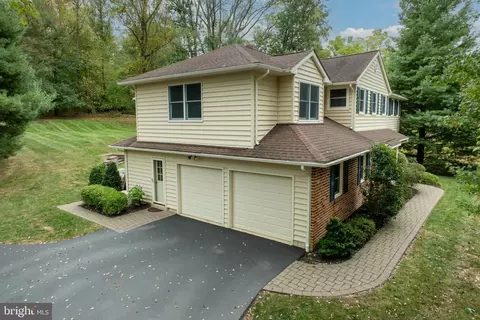 Exterior - 604 Brainerd Pl, Exton, PA 19341 photo 3 of 10