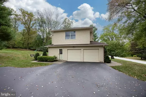 Exterior - 604 Brainerd Pl, Exton, PA 19341 photo 6 of 10