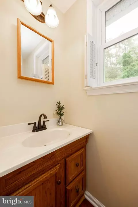 Bath - 604 Brainerd Pl, Exton, PA 19341 photo 1 of 3