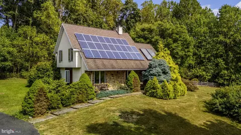 558 Bulltown Rd, Elverson, PA 19520