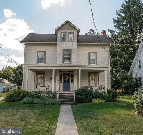 11 Maple Ave, Paoli, PA 19301