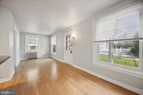 Living - 274 Old Eagle School Rd, Wayne, PA 19087 photo 1 of 4
