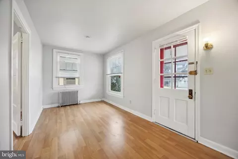 Living - 274 Old Eagle School Rd, Wayne, PA 19087 photo 2 of 4