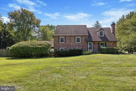 716 Monument Rd, Malvern, PA 19355