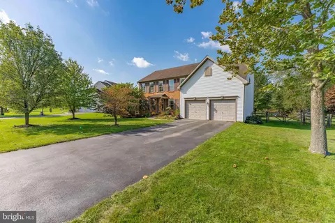 105 Ponds View Dr, Oxford, PA 19363