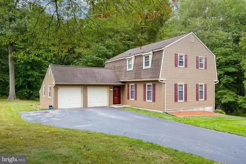 100 Schoolhouse Ln, Coatesville, PA 19320