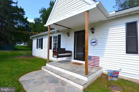 60 Frog Hollow Ln, West Grove, PA 19390