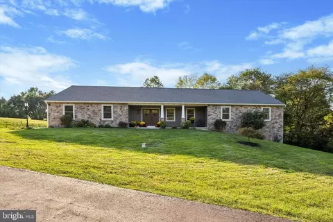 3214 Schuylkill Rd, Spring City, PA 19475