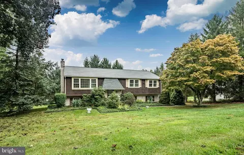 203 Bauman Cir, Exton, PA 19341