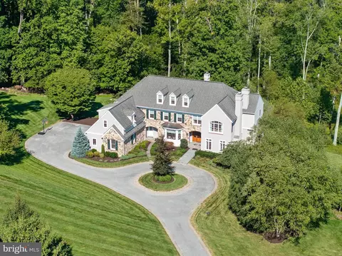 3 Autumn Meadow Ln, Malvern, PA 19355