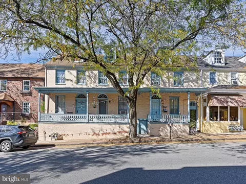 125 W State St, Kennett Square, PA 19348