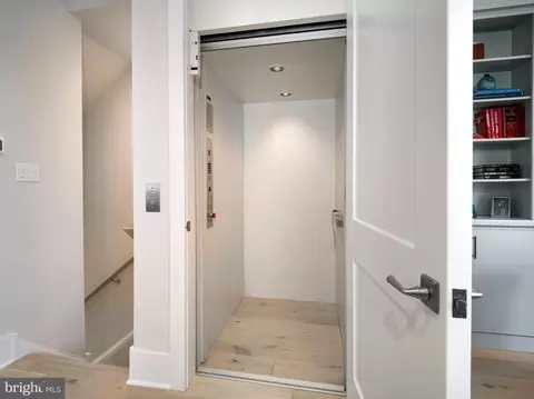 Entry Way - 6 Samantha Way, Devon, PA 19333 photo 9 of 12