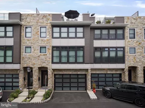 6 Samantha Way, Devon, PA 19333