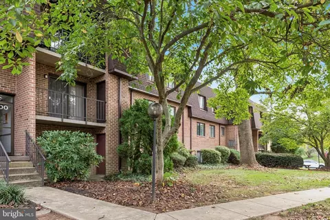1013 Valley Dr, West Chester, PA 19382