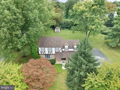 1538 Bancroft Dr, West Chester, PA 19380