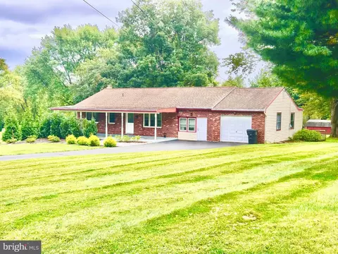 219 Faggs Manor Rd, Cochranville, PA 19330