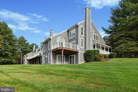 217 E Village Ln, Chadds Ford, PA 19317