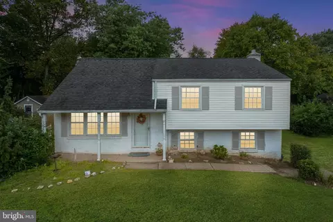 1300 Ridgeview Dr, Phoenixville, PA 19460
