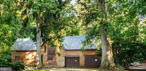 110 Gatehouse Dr, Kennett Square, PA 19348