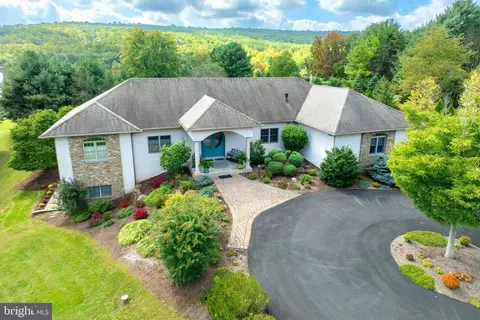 1720 Saint Peters Rd, Pottstown, PA 19465