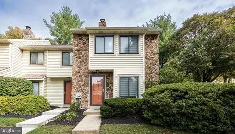 3 Flintlock Ln, Chesterbrook, PA 19087