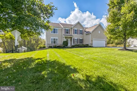 193 Mill House Dr, Lincoln University, PA 19352