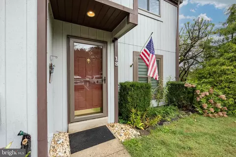18 Wyndham Ct, Downingtown, PA 19335