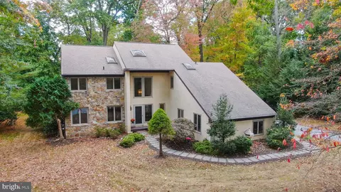 1527 Tanglewood Dr, West Chester, PA 19380