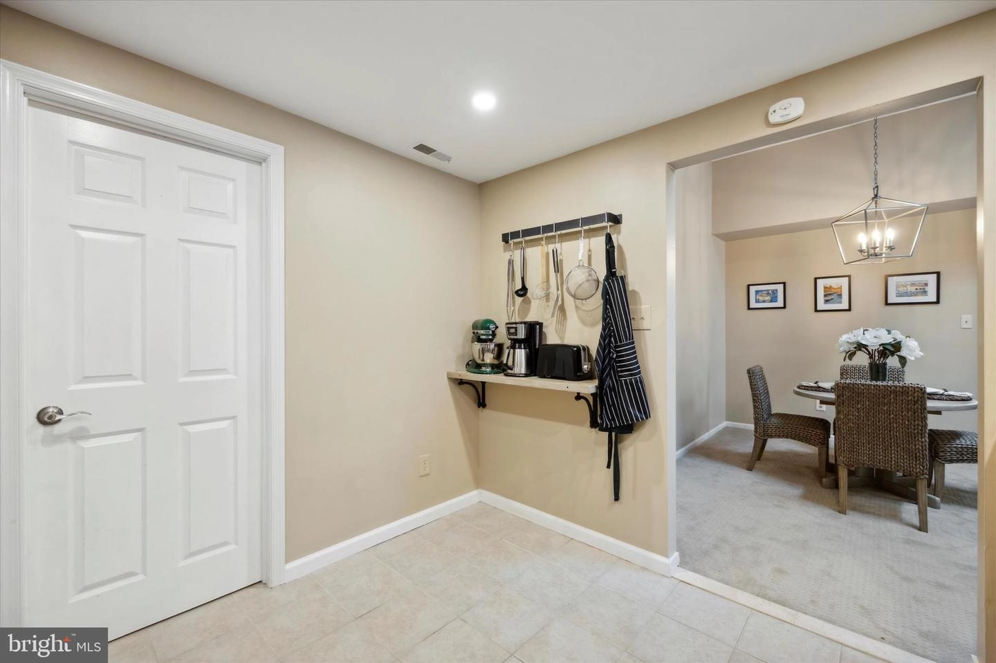 Entry Way - 609 Mountainview Dr, Chesterbrook, PA 19087 photo 2 of 6