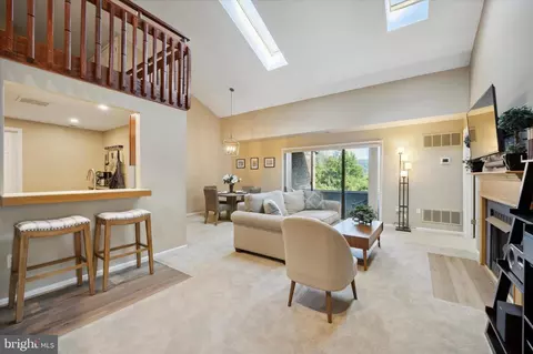 609 Mountainview Dr, Chesterbrook, PA 19087