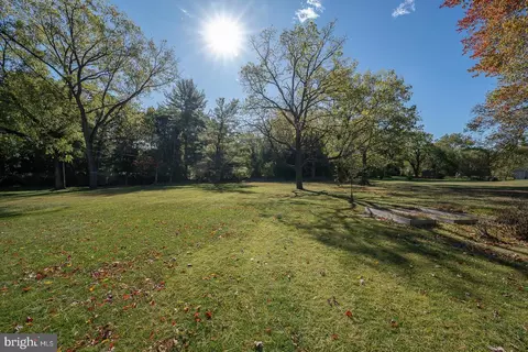 Exterior - 576 Park Ridge Dr, Wayne, PA 19087 photo 6 of 10