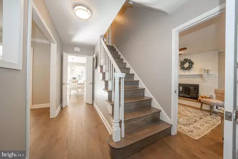 Entry Way - 576 Park Ridge Dr, Wayne, PA 19087 photo 2 of 3