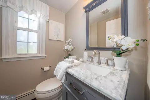 Bath - 576 Park Ridge Dr, Wayne, PA 19087 photo 1 of 3