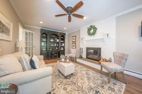 Living - 576 Park Ridge Dr, Wayne, PA 19087 photo 2 of 4
