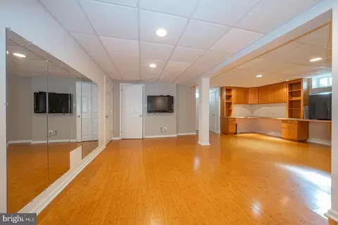 Living - 576 Park Ridge Dr, Wayne, PA 19087 photo 4 of 4