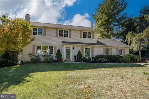 576 Park Ridge Dr, Wayne, PA 19087