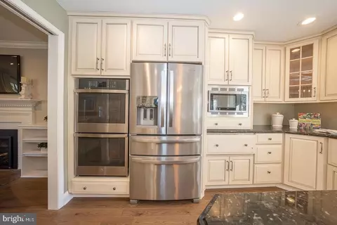 Kitchen - 576 Park Ridge Dr, Wayne, PA 19087 photo 3 of 3