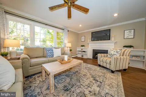 Living - 576 Park Ridge Dr, Wayne, PA 19087 photo 1 of 4