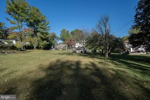 Exterior - 576 Park Ridge Dr, Wayne, PA 19087 photo 8 of 10