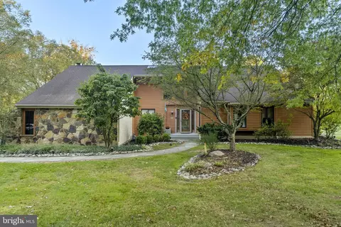 923 Saint Andrews Dr, Malvern, PA 19355