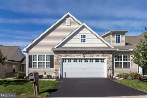 217 Rose View Dr, West Grove, PA 19390