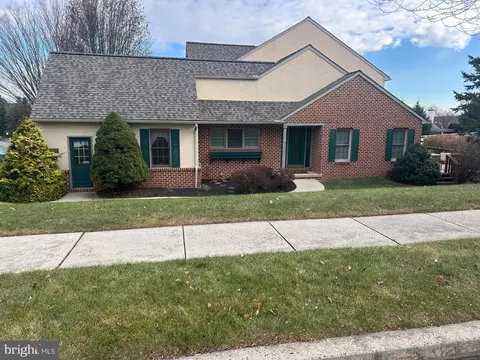 246 Steeplechase Dr, Elverson, PA 19520